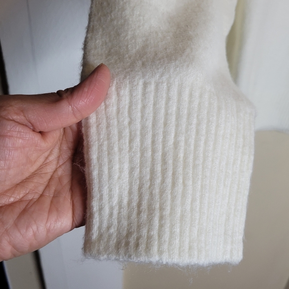 Curated by Instant Message Sweater Womens Size XL Ivory Fall Winter Vneck - Picture 5 of 9